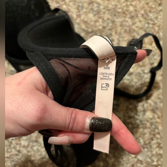 New VS bra 34C NWOT - Picture 4 of 6